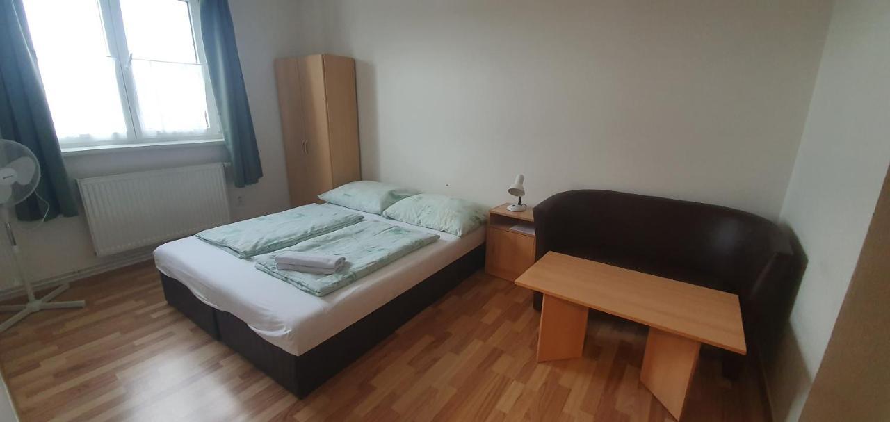 Pod Vinici Hotell Mikulov Eksteriør bilde