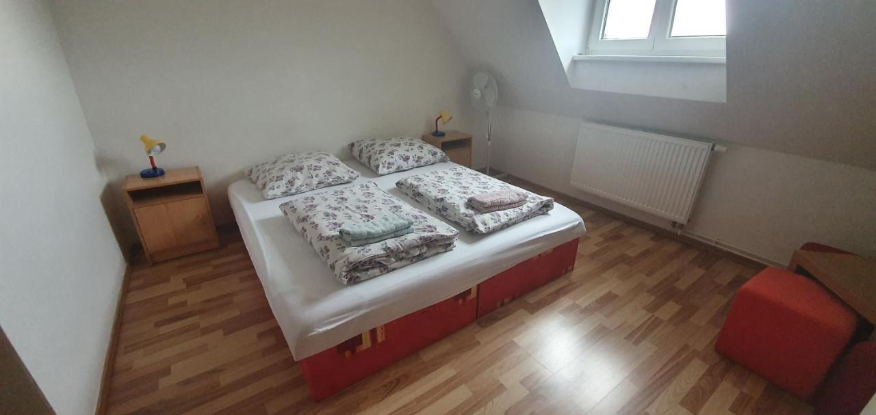 Pod Vinici Hotell Mikulov Eksteriør bilde