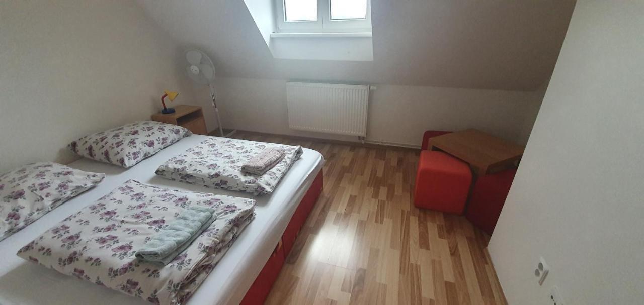 Pod Vinici Hotell Mikulov Eksteriør bilde